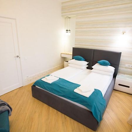 Apartment On Mosyazhna Street 4 ลวีฟ ภายนอก รูปภาพ
